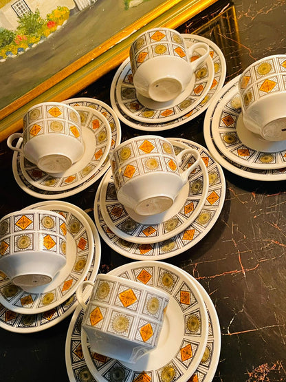 18 pcs Staffordshire Geometric Tea Set – Made in England