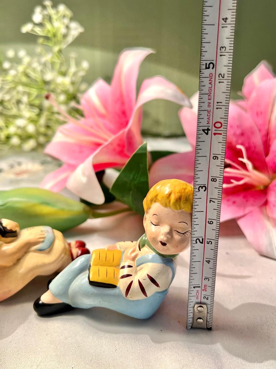 Reading Children Ceramic Figurines 2-Piece Set 10 cm