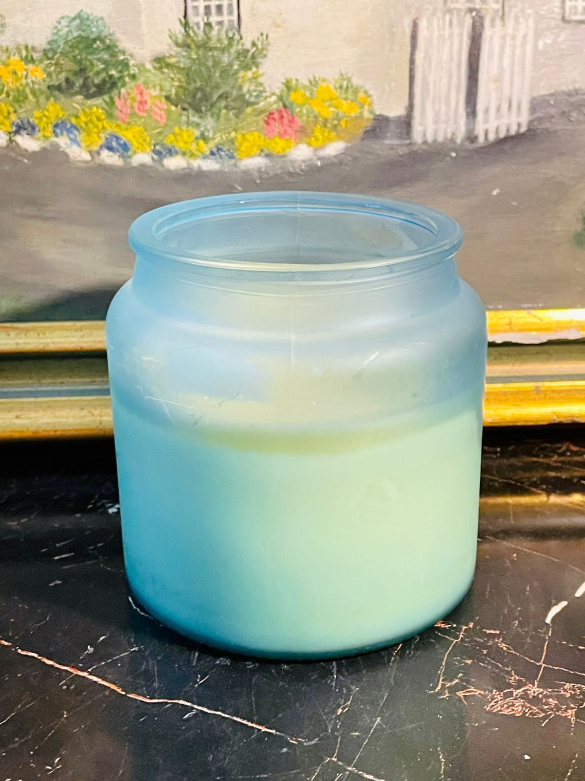 freshlinencandle, homefragrance, minimaldecor, bluejarcandle, scentedcandles, aromatherapy, cozyhome, relaxvibes, sunsetkitchen, pakistanhome