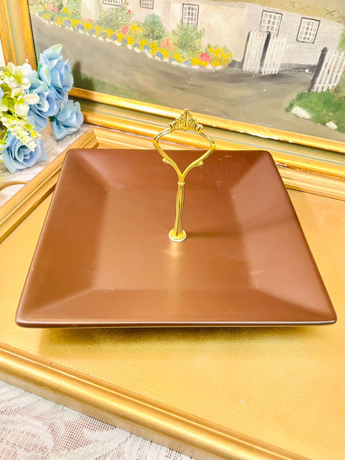Vintage Brown Square Cake Stand with Gold Handle – Elegant Dessert Tray