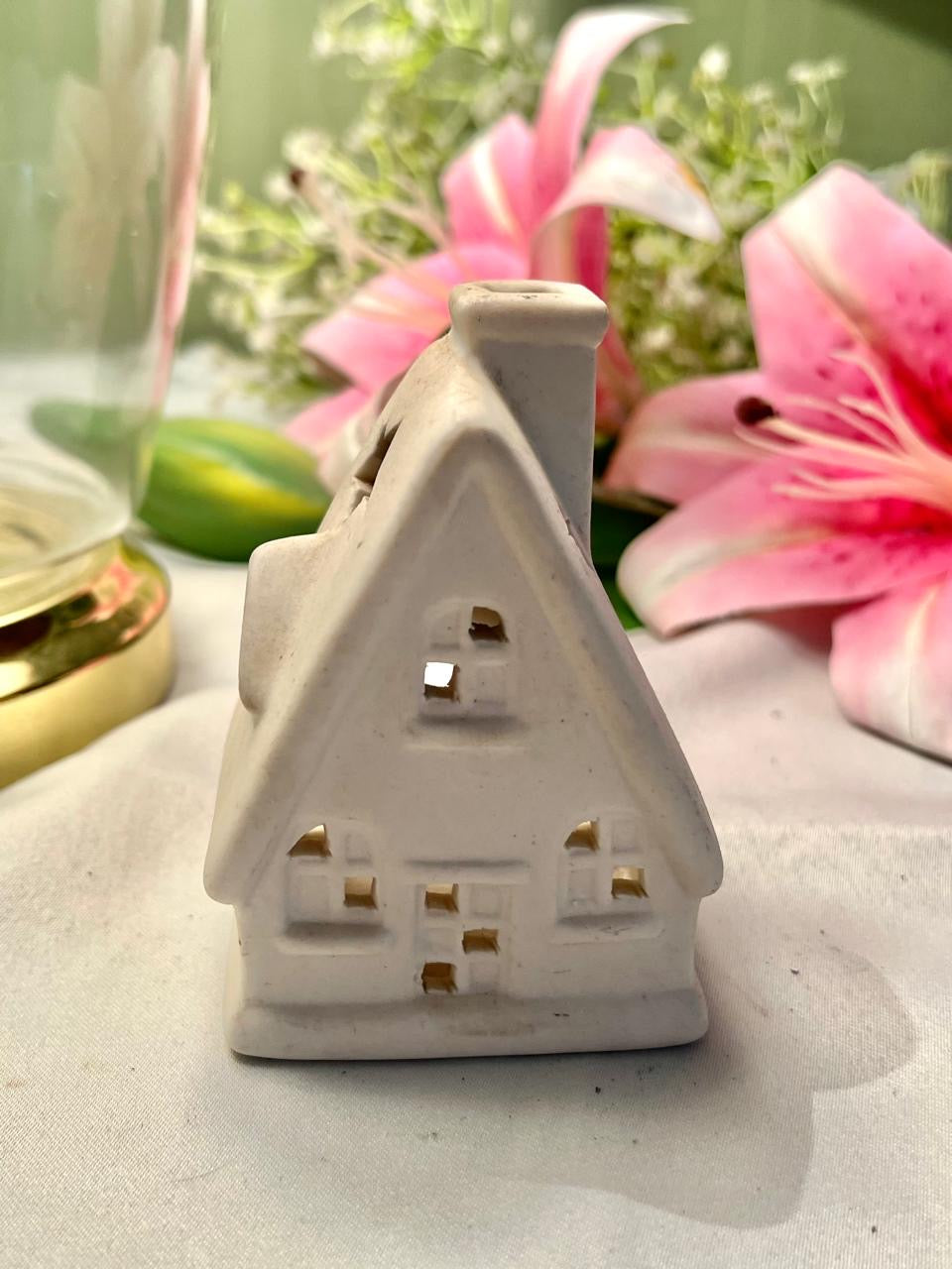 Vintage White Ceramic Cottage House Ornament 10cm