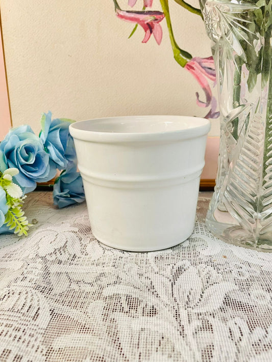 Vintage White Ceramic Planter Pot – Farmhouse Style