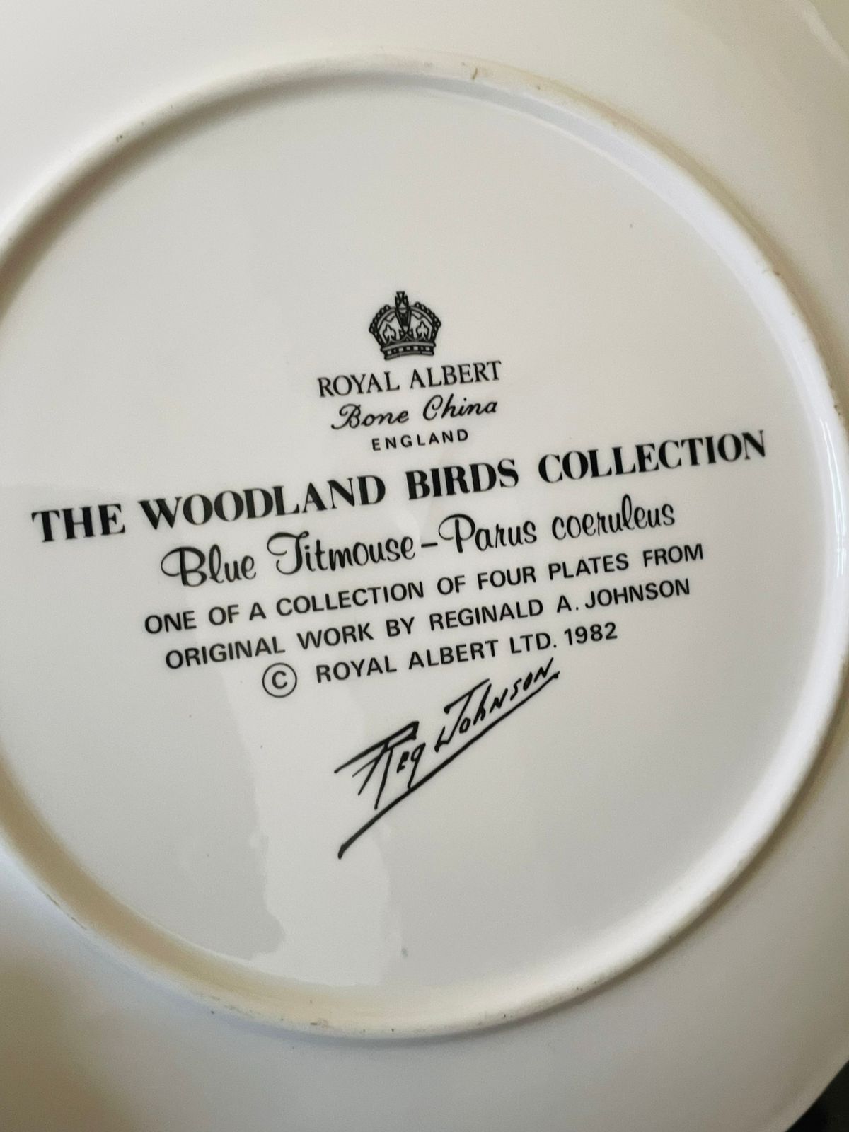 Royal Albert Woodland Birds Collection Plate – Blue Titmouse (1982, Reginald A. Johnson) – Bone China England