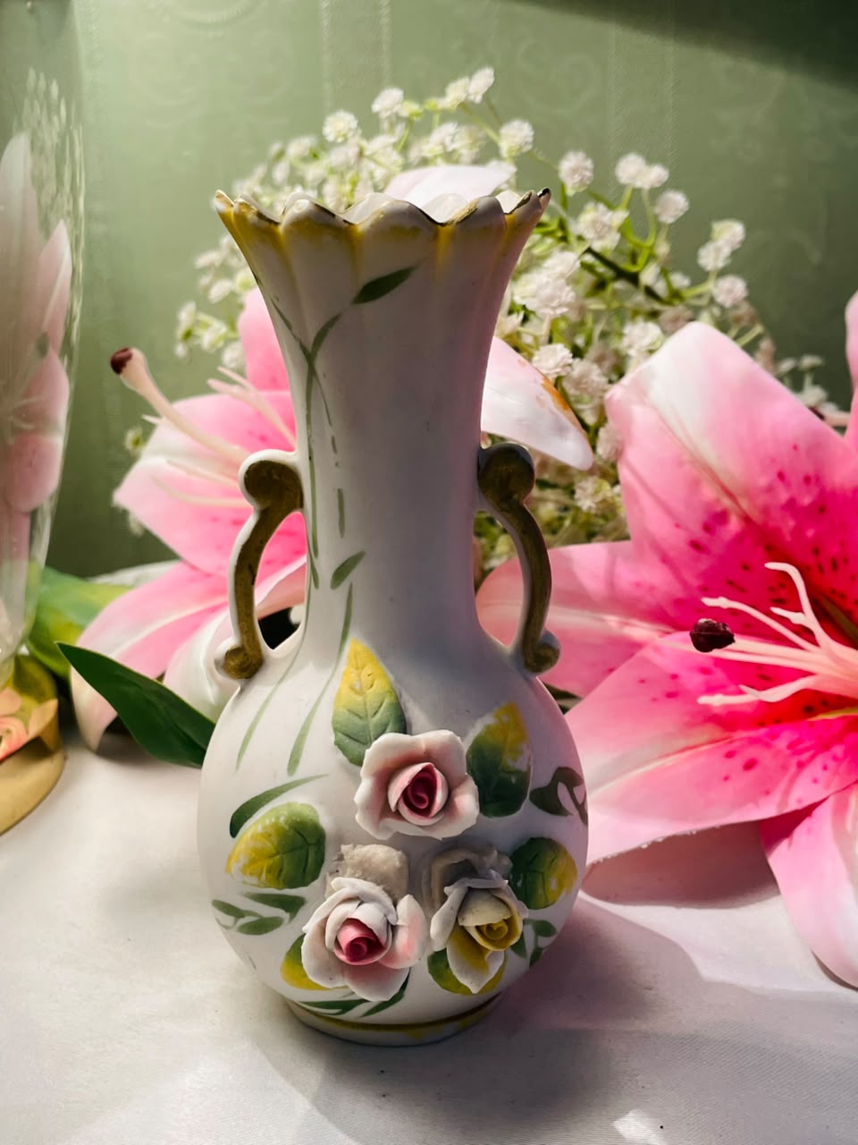 White Raised Rose Decorative Vase Gold-Tone Handles Approx. 14 cm
