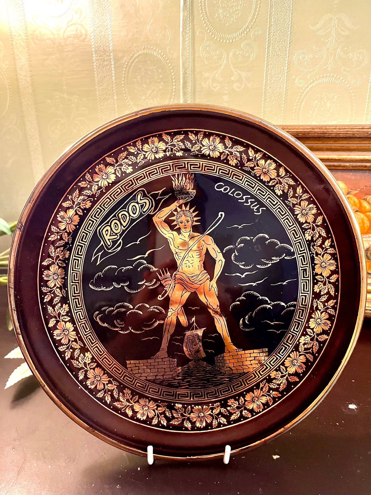 Ibiscus Rhodes 24K Gold Colossus Decorative Plate 9 Inch