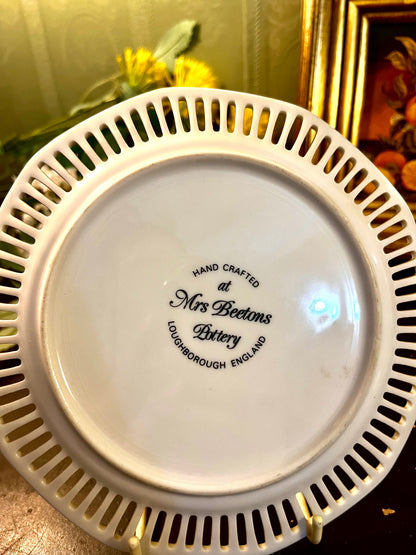 Vintage Mrs Beetons English Floral Plate 17 cm Pierced Rim
