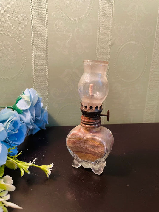 Vintage Miniature Oil Lamp – Decorative Glass Kerosene Lamp Collectible