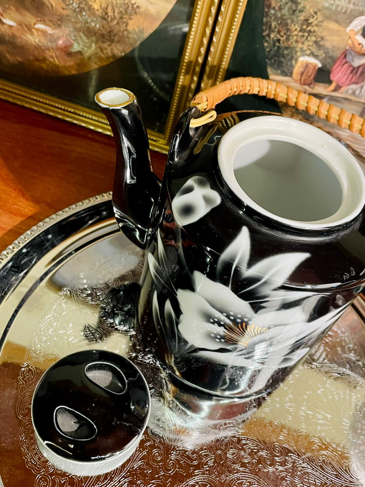 Elegant Black Floral Porcelain Teapot with Bamboo Handle – Vintage Style