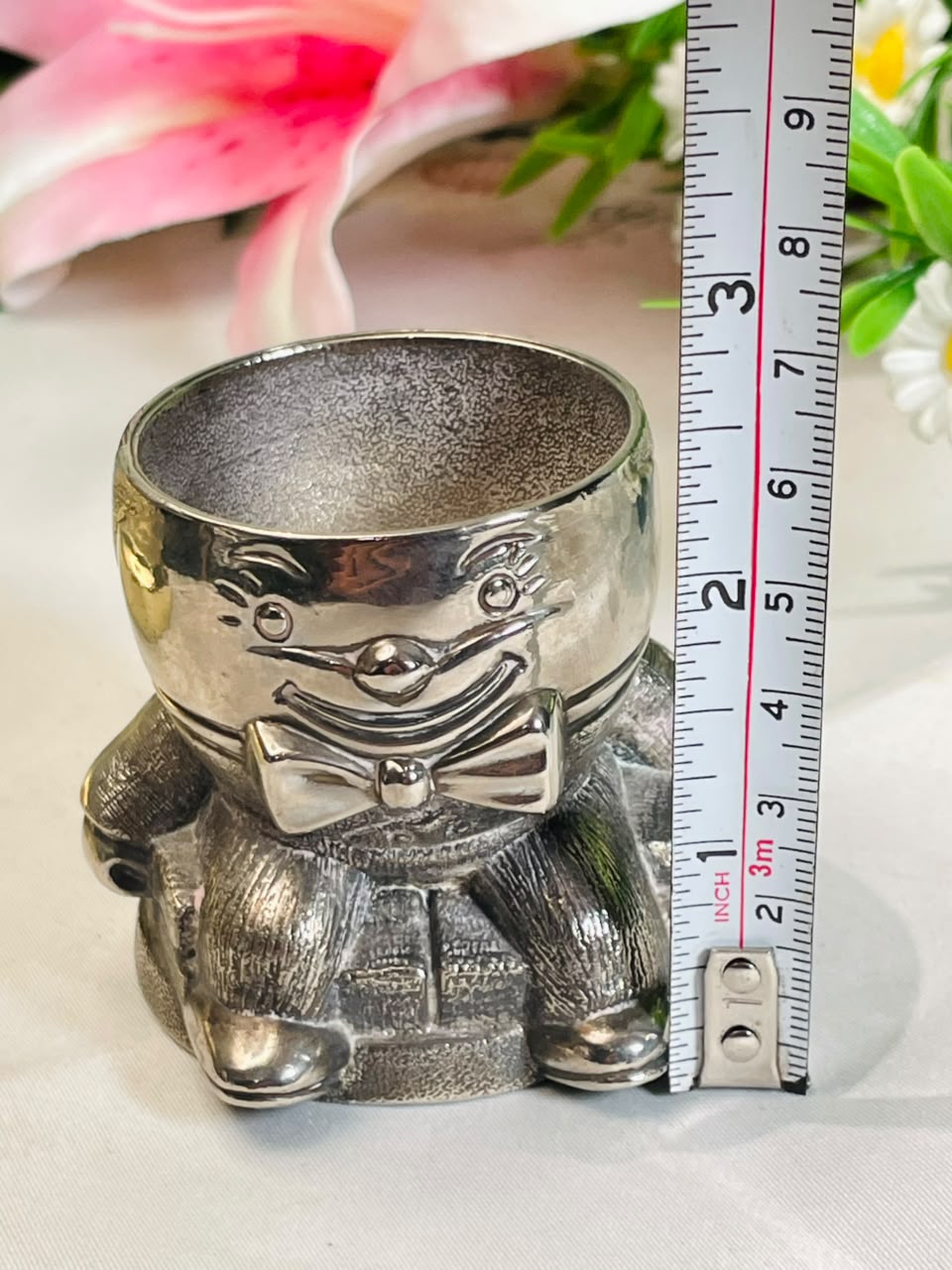 Silver-Tone Figural Egg Cup Holder – 7 cm