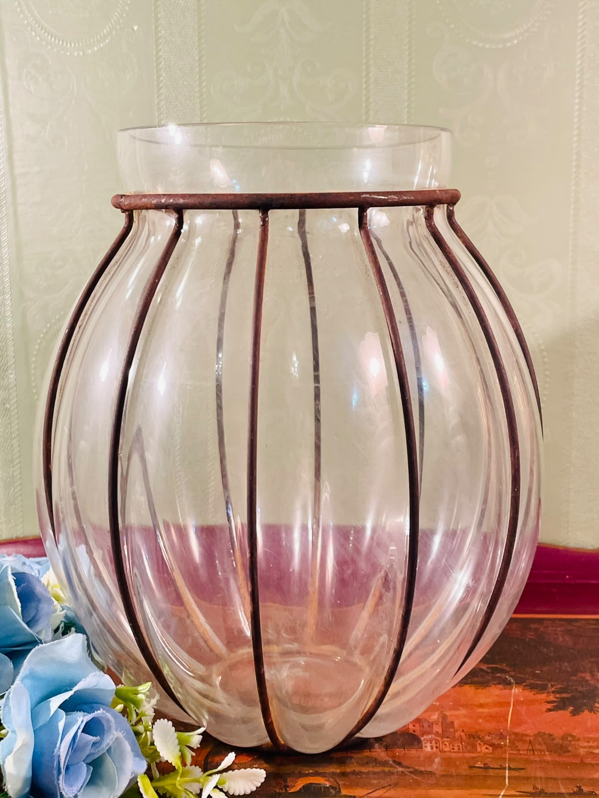 Clear Crystal Vase with Metal Cage – 9 Inch