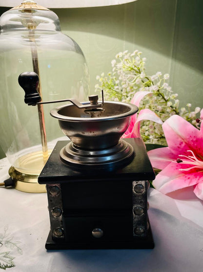 Vintage-Style Manual Coffee Grinder with Wooden Drawer & Metal Crank – 16 cm