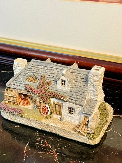 Vintage Lilliput Lane Style Stone Cottage Figurine – Handcrafted Miniature Collectible