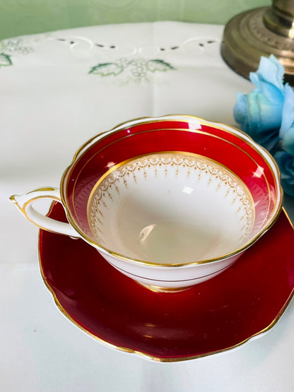 Paragon Red Gold Fine Bone China Cup Saucer 2-Piece Set 10 cm