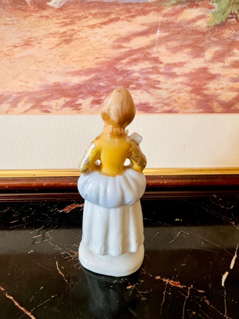 Vintage Porcelain Lady Figurine – Hand-Painted Collectible