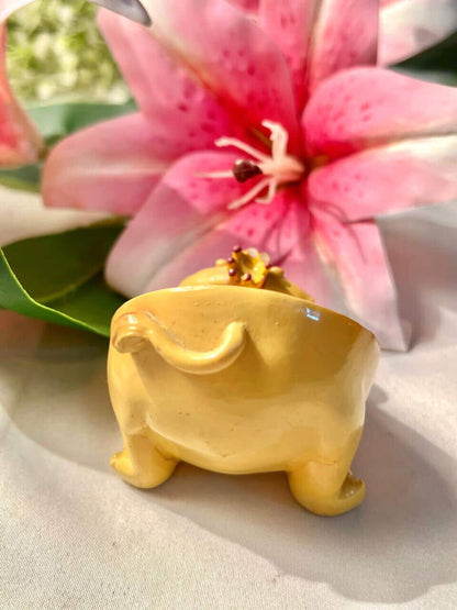 Vintage Yellow Lion Ceramic Trinket Holder Approx 8 cm