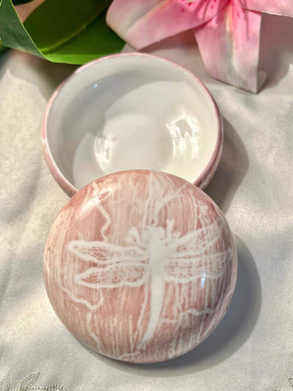Vintage Pink Cream Ceramic Trinket Box Approx 8 cm