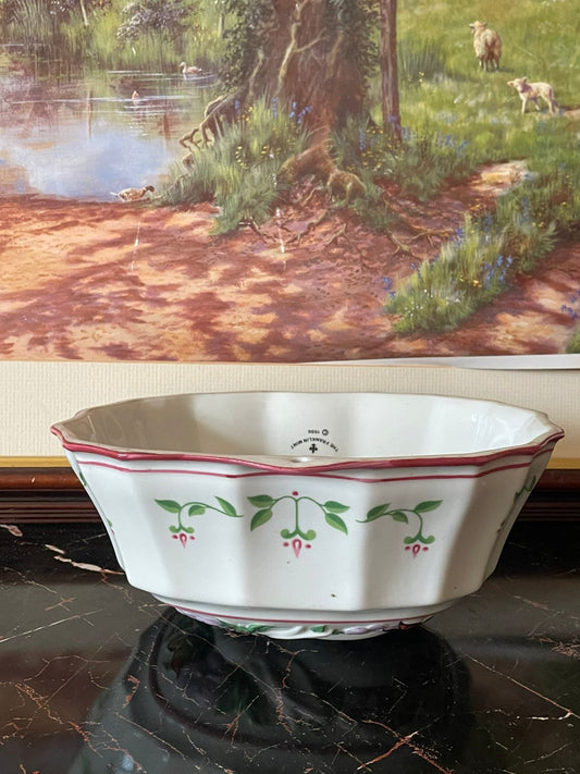 Le Cordon Bleu vintage bowl, collectible ceramic bunny dish, rare 1986 serving bowl, floral bunny lid bowl, vintage Easter kitchenware, French ceramic collectibles, decorative serving dish, heritage vintage crockery, Le Cordon Bleu rare find