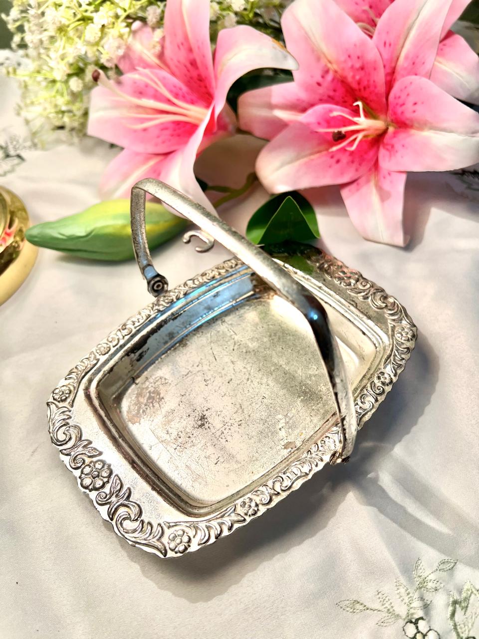 Queen Anne Silver Ornate Serving Dish with Handle 18 cm