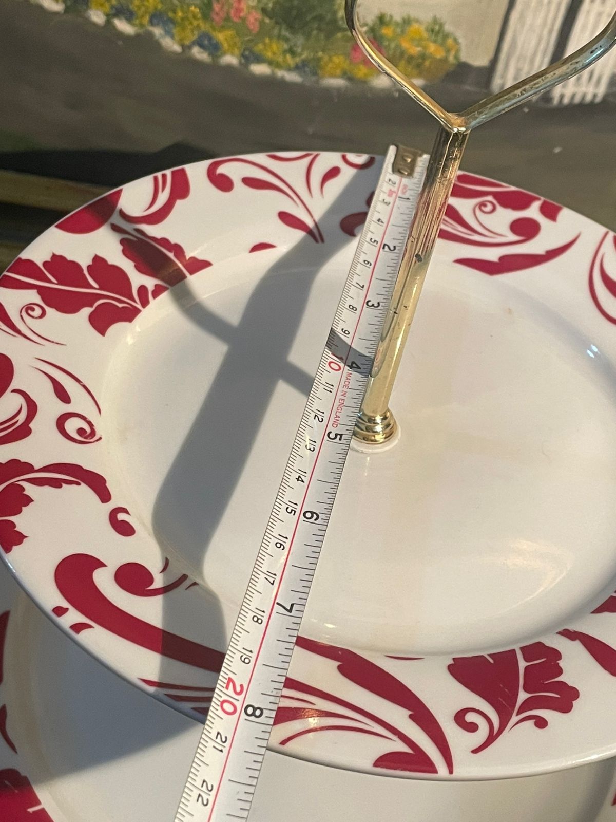 Red Damask Two-Tier Porcelain Cake Stand — Modern Elegance for Tea & Dessert Tables