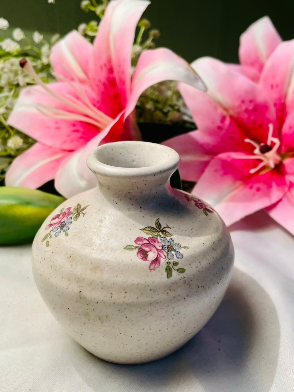 Cream Speckled Floral Ceramic Bud Vase 3.5 in