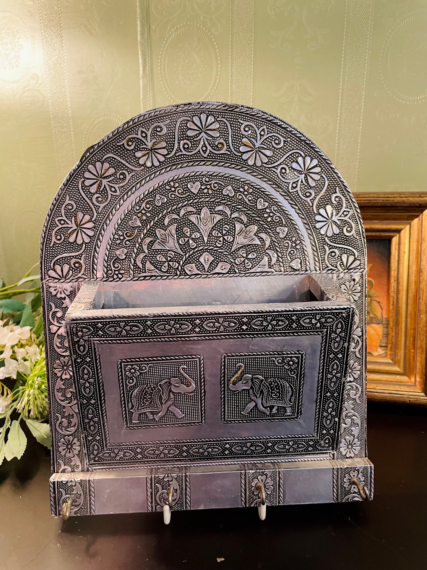 Antique Embossed Metal Wall Letter & Key Holder – 28 cm