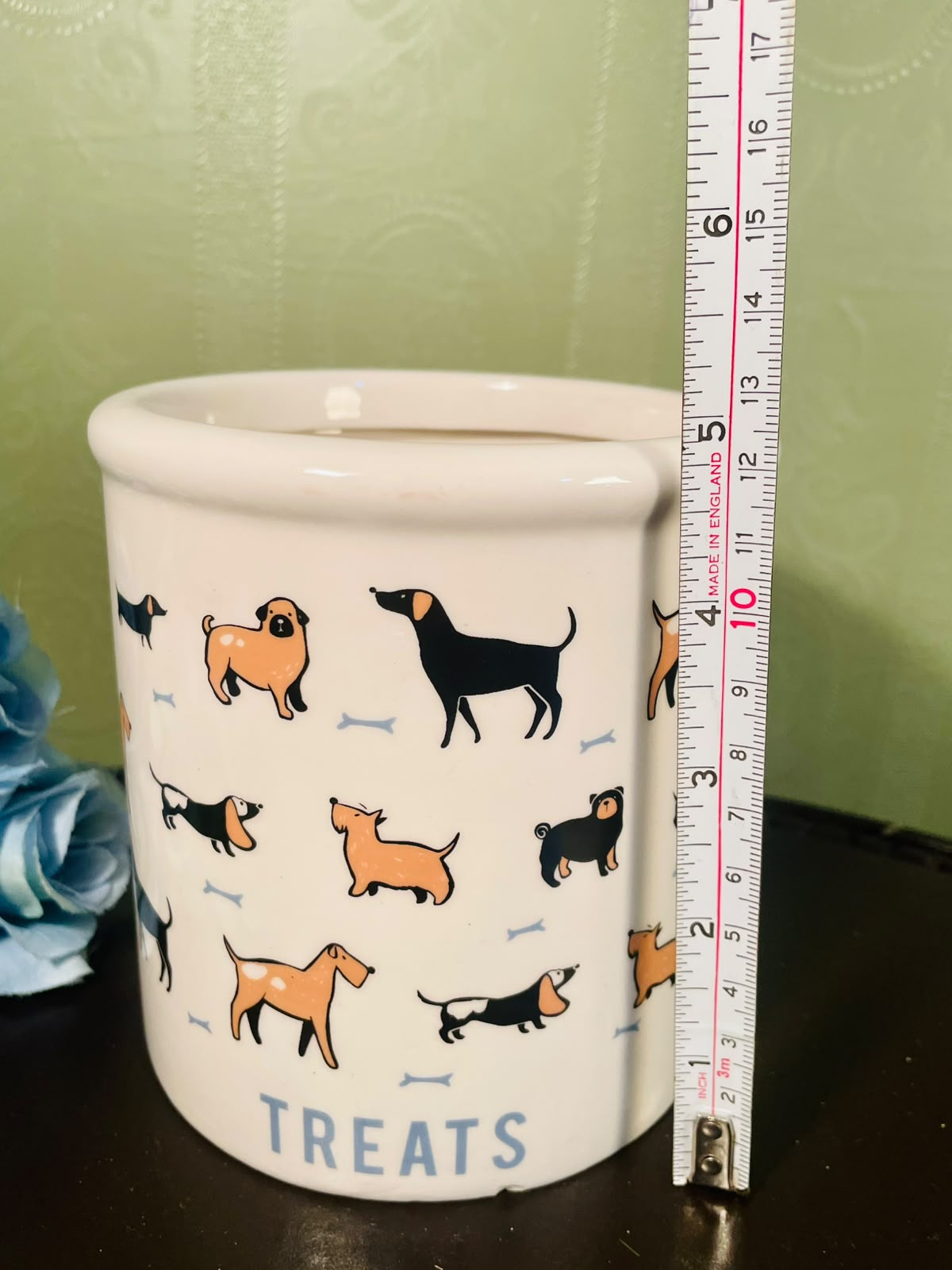 Ceramic Dog Treat Storage Jar with Lid – 5 Inch