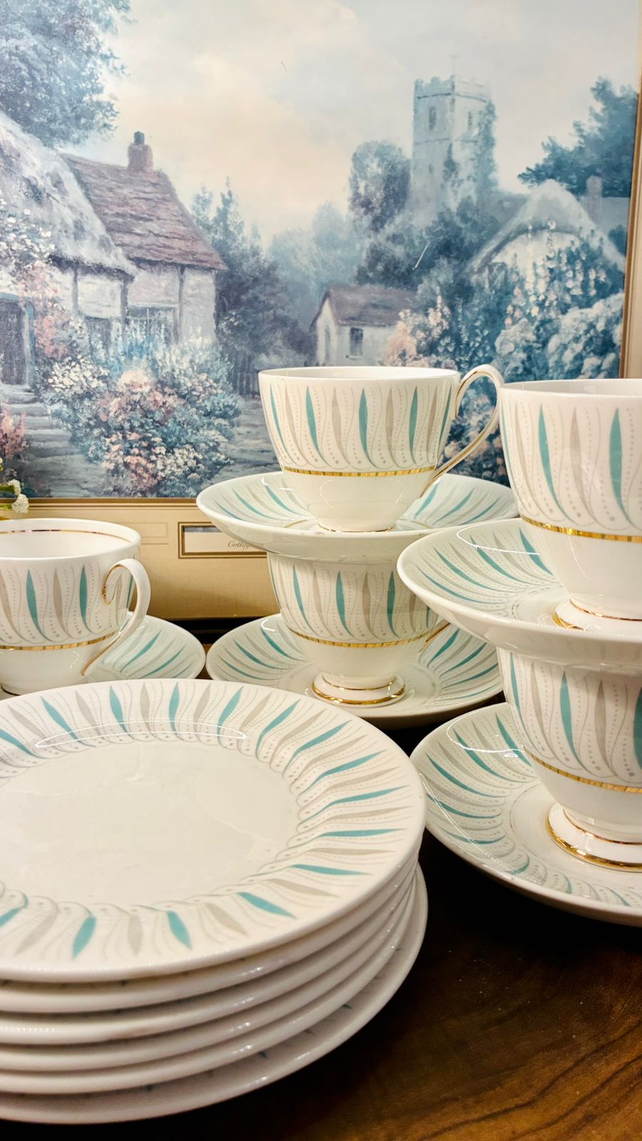 Queen Anne Caprice Bone China Tea Set 11 Pieces, England