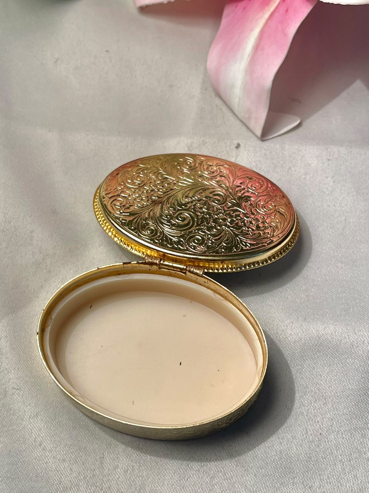 Vintage Clown Oval Trinket Box with Gold-Tone Frame Approx. 7 cm
