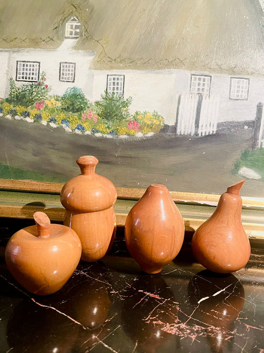 woodendecor, rusticdecor, vintagekitchen, handcraftedwood, woodenfruits, naturalliving, cottagecoredecor, homedecorideas, sunsetkitchen, sunsetshop, vintagecollection, organicdecor