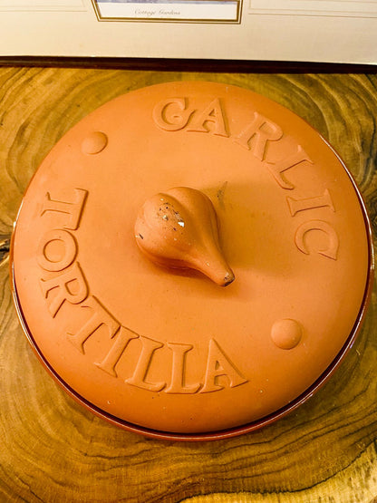 Vintage Garlic Terracotta Roasting Baker with Lid