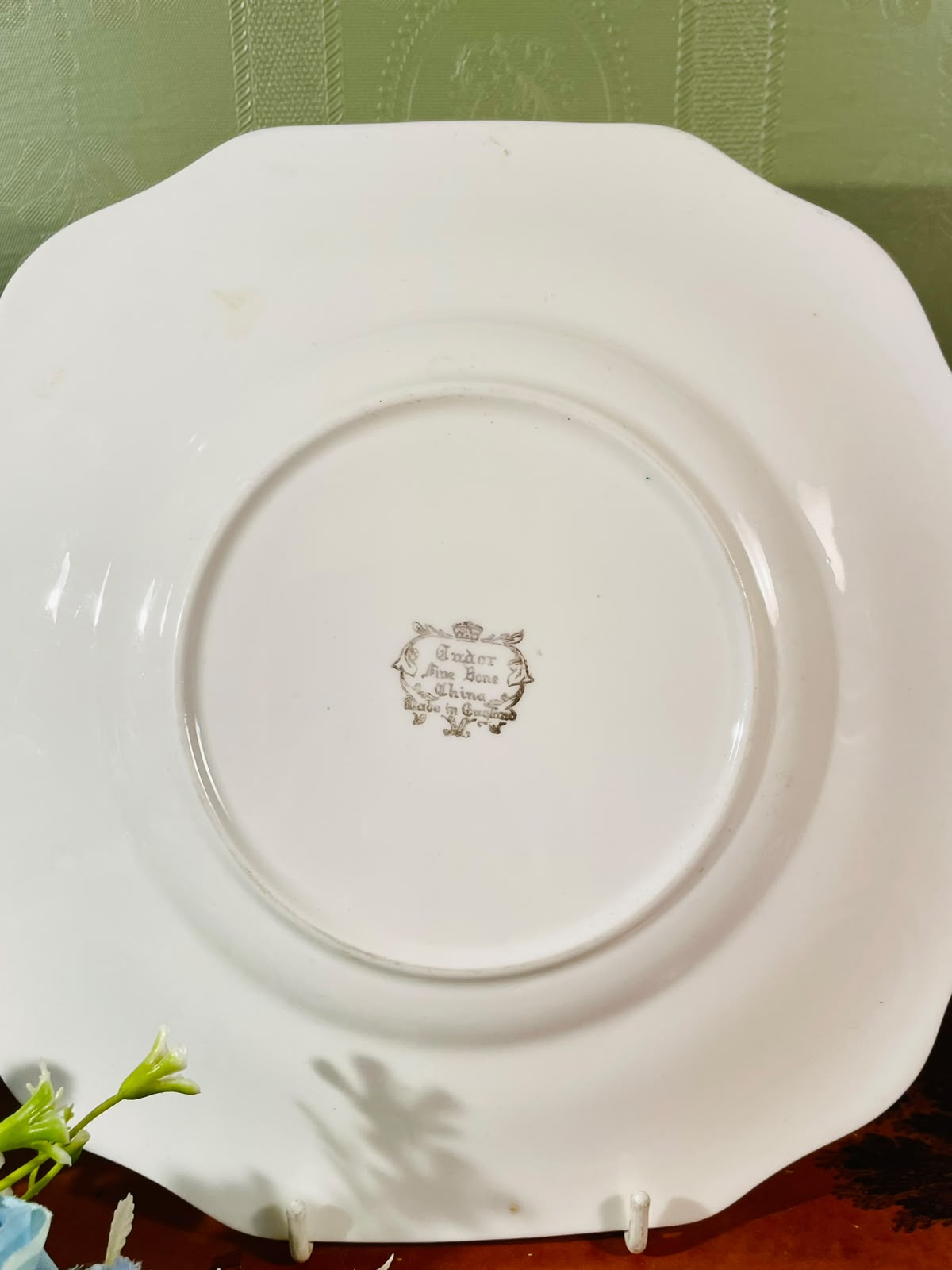 Royal Floral Handled Fine bone china Platter – 9 Inch