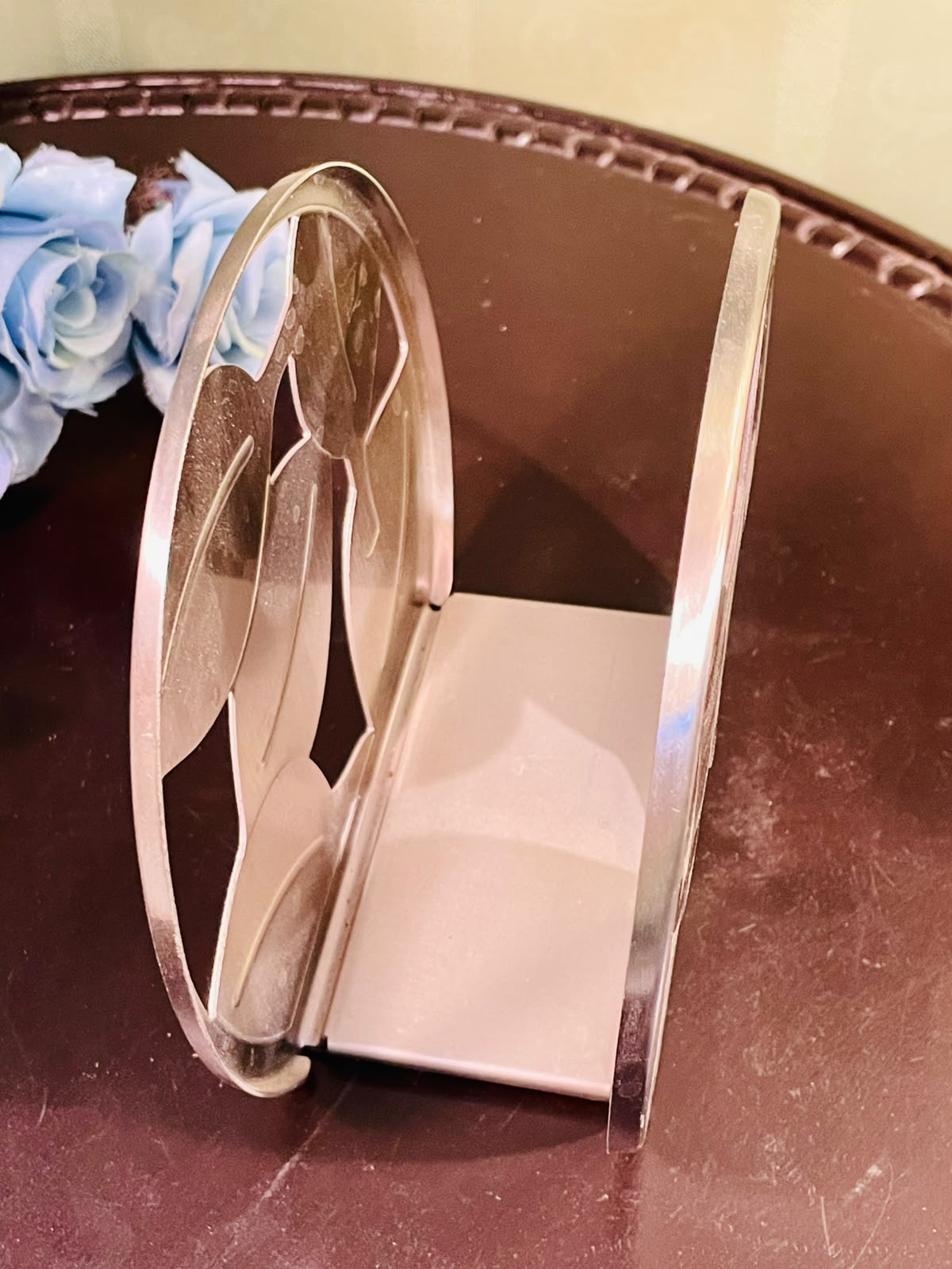 Metal Leaf Design Napkin Holder – Decorative Tabletop Tissue Holder