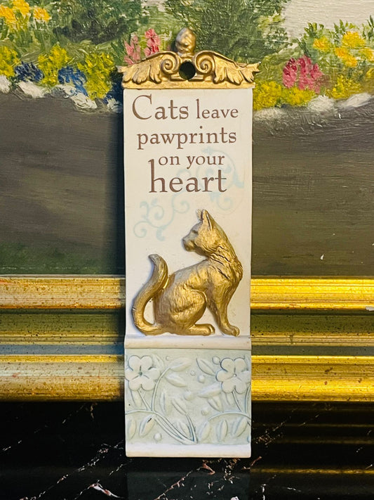 Vintage Cat Wall Plaque – “Cats Leave Pawprints on Your Heart” Inspirational Décor