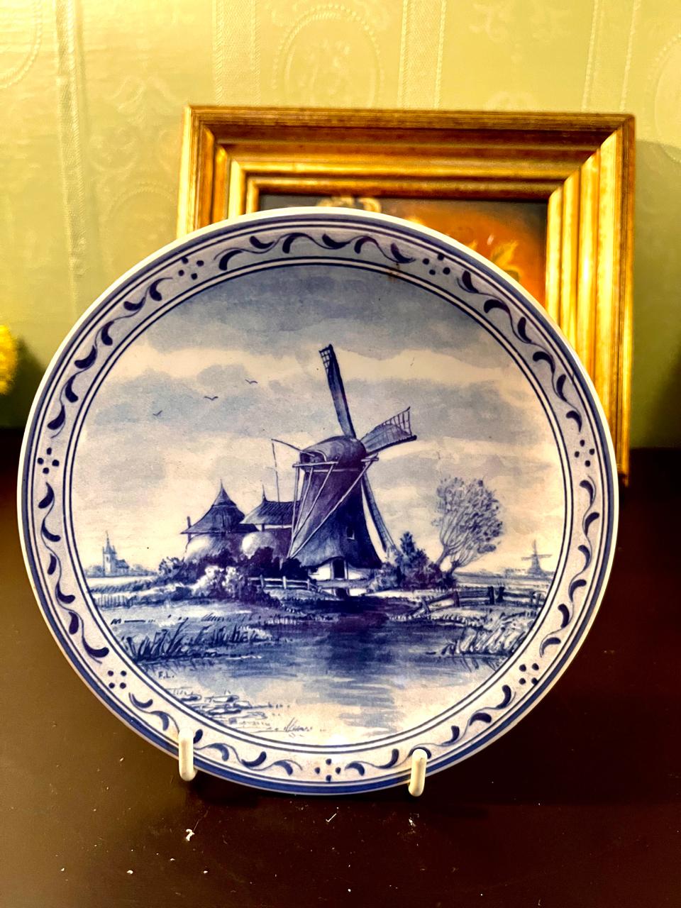 Vintage Delft-Style Blue & White Windmill Plate – 7 Inch