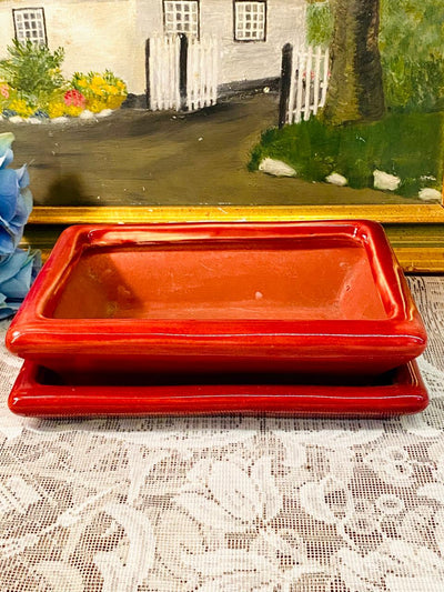 Vintage Red Ceramic Planter with Tray – Cottage-Core Home Decor