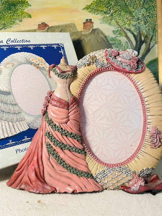 Vintage Victorian Oval Picture Frame – Low Relief Resin Easel Photo Display | Antique Decor