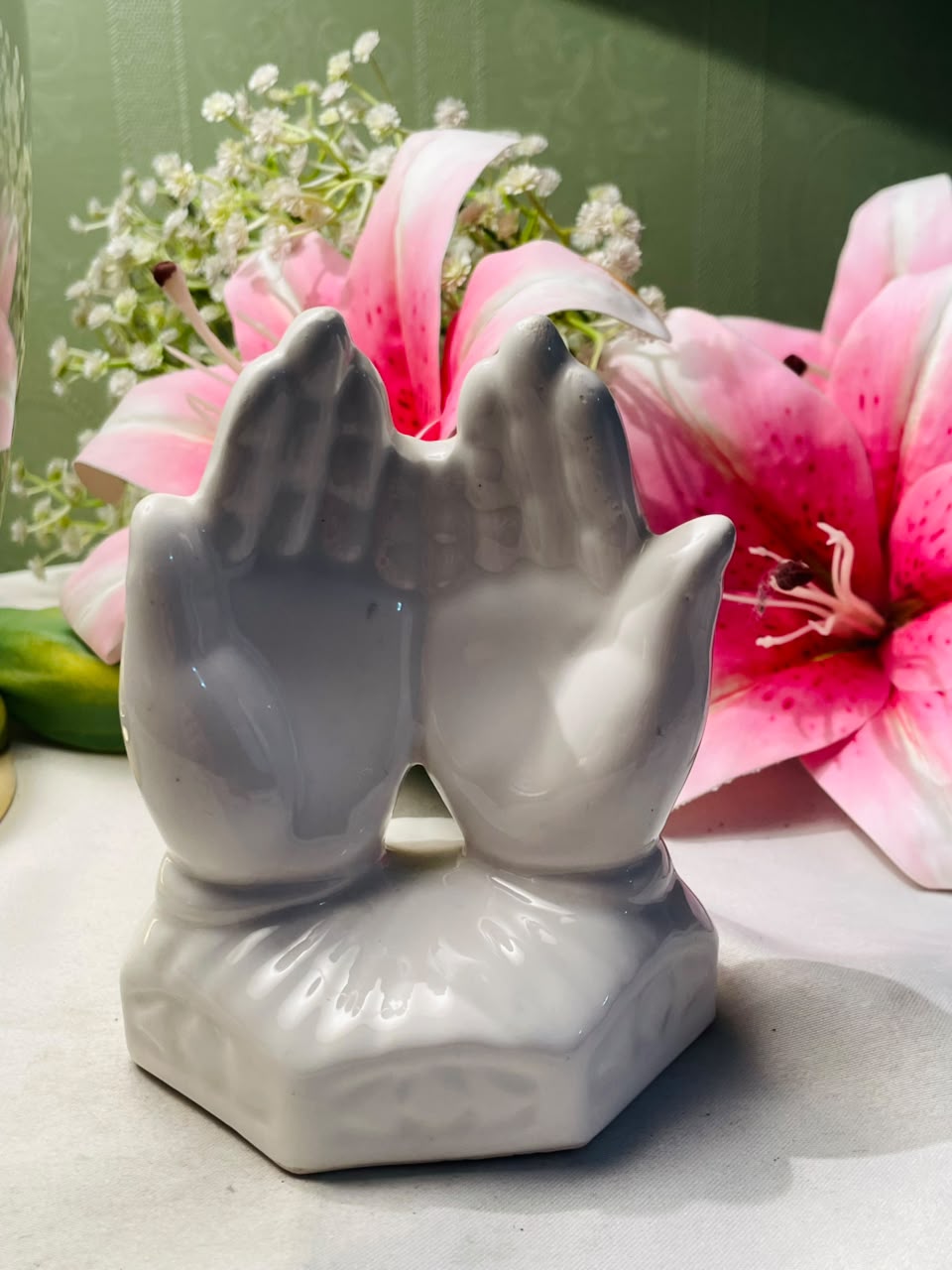 White Ceramic Praying Hands Ornament Approx. 12 cm