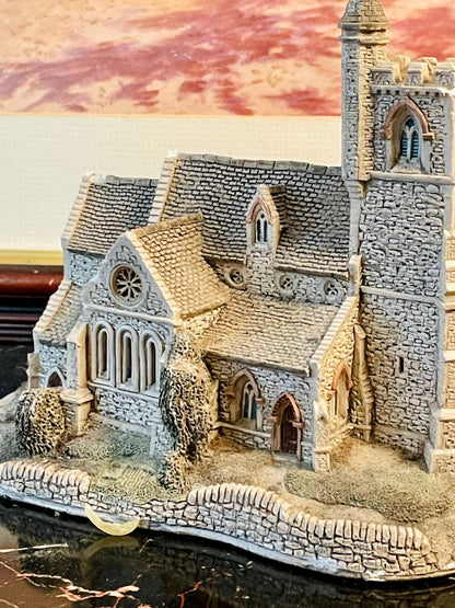 Cottage Collectible – Handcrafted Heritage Model