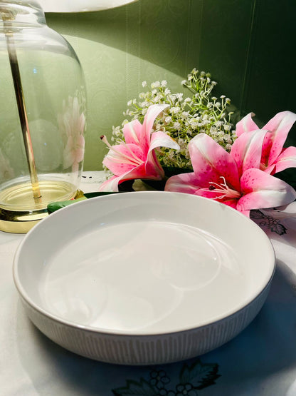 Vintage White Ceramic Oven-Safe Pie Dish Approx. 23 cm