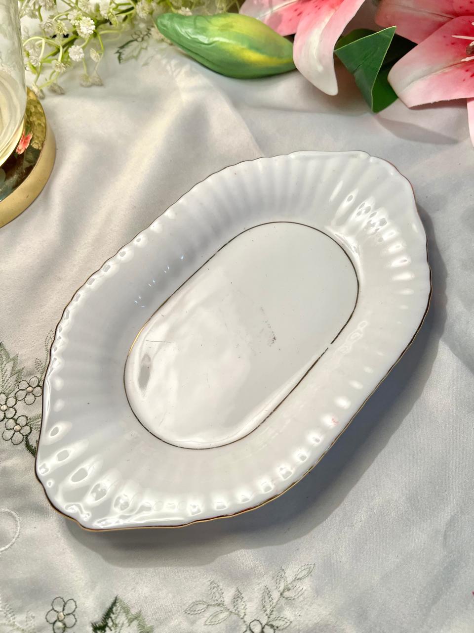 Vintage White Oval Serving Platter with Gold Trim – 9.5 Inch