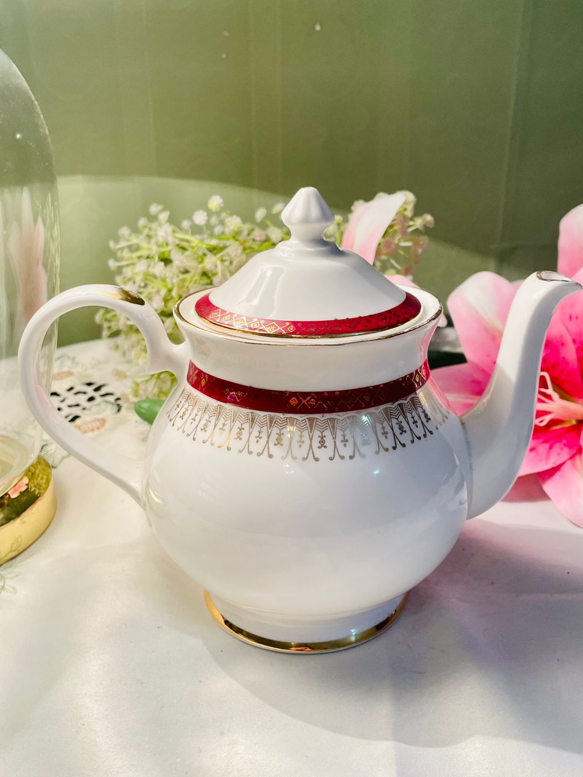 Royal Grafton Fine Bone China Majestic Crown Staffordshire Red & Gold Teapot 6.5 in