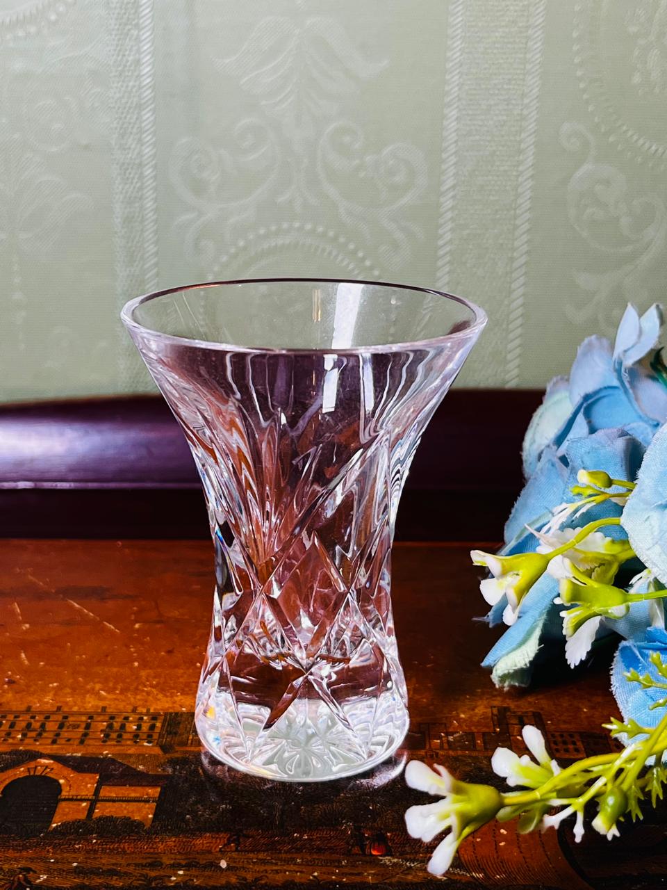 Clear Crystal Diamond-Cut Bud Vase – 10 cm