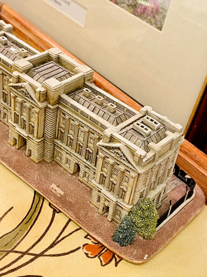 Lilliput Lane Buckingham Palace Sculpture – 1999 Collectible Model