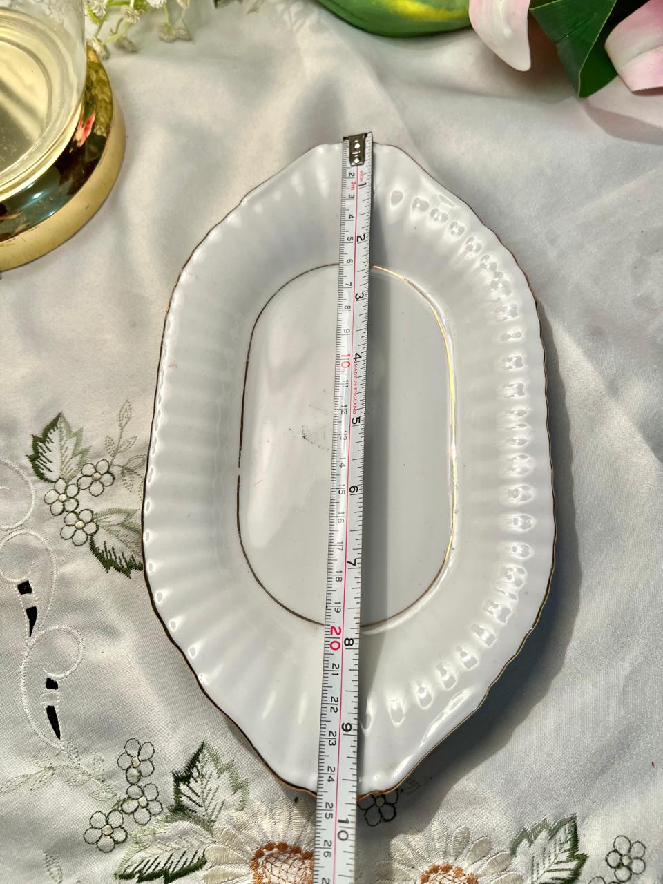 Vintage White Oval Serving Platter with Gold Trim – 9.5 Inch