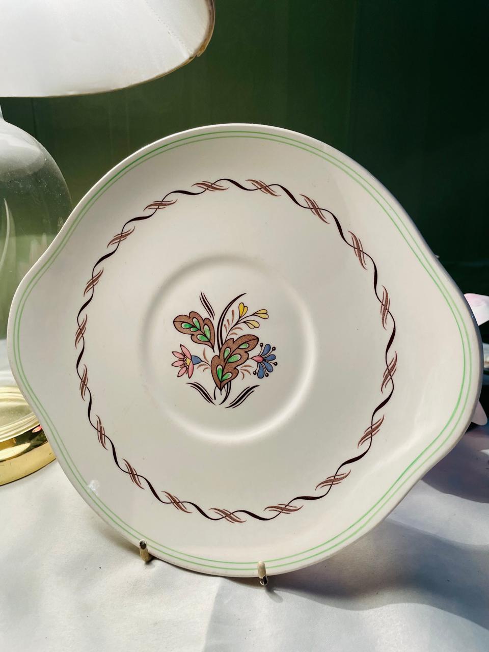 Royal Doulton Woodland D6338 Vintage Serving Plate 26 cm England