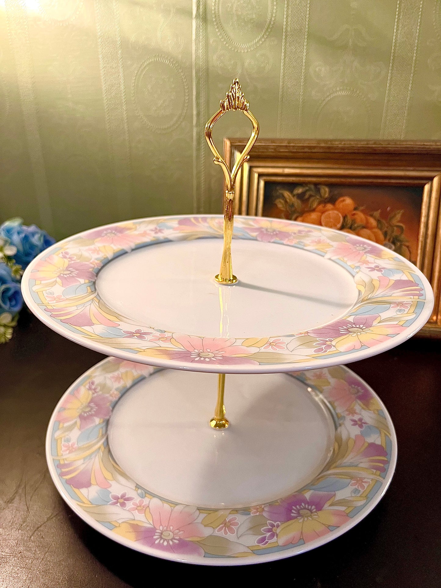 Vintage Floral Two-Tier Cake Stand – Porcelain Dessert Serving Tray with Gold Handle
