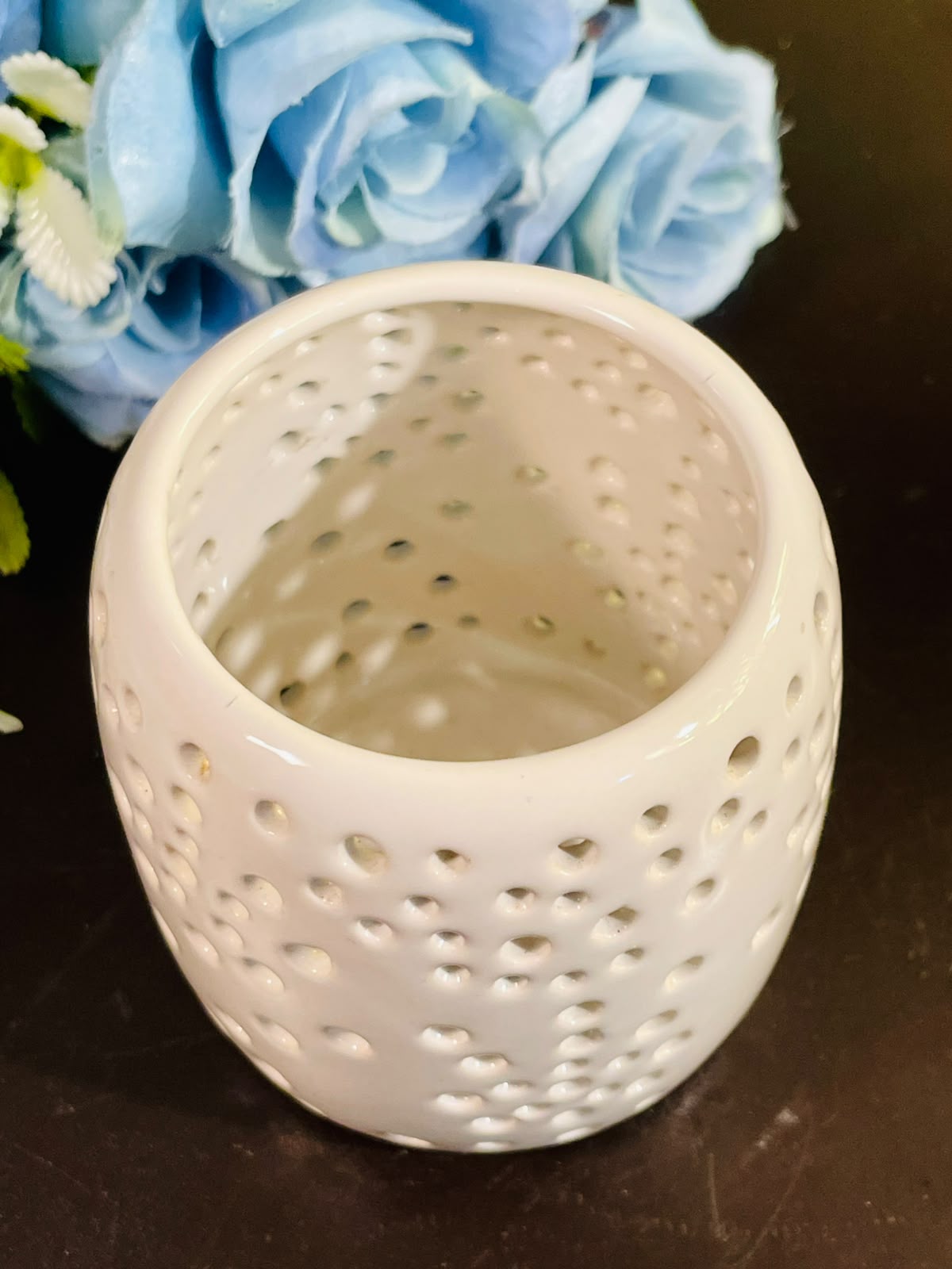 White Ceramic Tealight Candle Holder 10cm