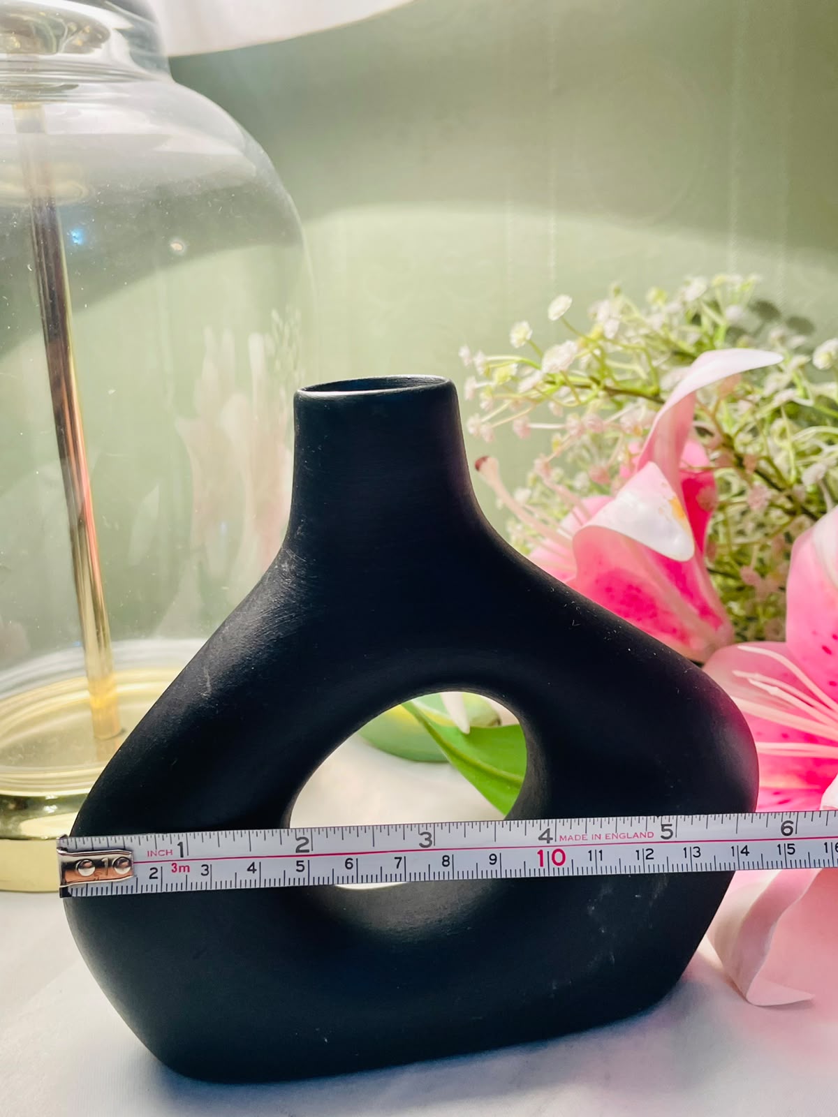 Modernist Black Ceramic Sculptural Vase – Abstract Loop Design – Matte Finish – Approx. 15 cm