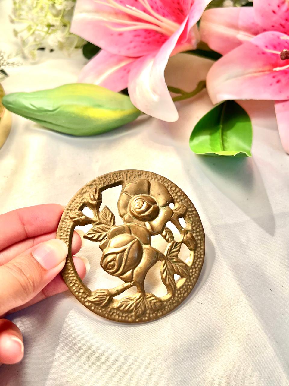 Vintage Brass-Tone Rose Floral Medallion 8 cm