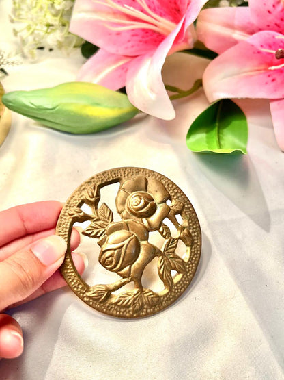 Vintage Brass-Tone Rose Floral Medallion 8 cm